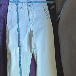 ! Time and Tru Cream Denim Jeans